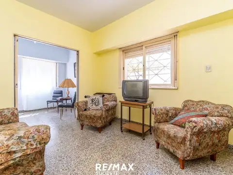 Amplia Propiedad en Venta con Galpón