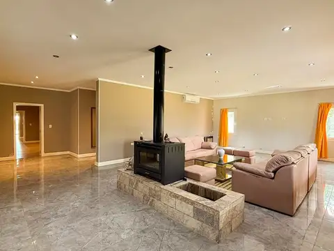 EN VENTA CASA QUINTA EN LAS FLORES