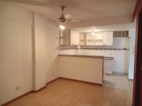 Tacuarí 1300, Piso 2