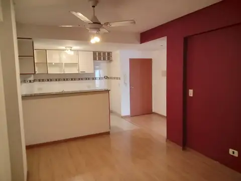 2 AMBIENTES AL FRENTE CON BALCÓN en alquiler en San Telmo