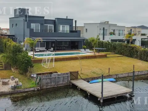 Casa en venta a La Laguna en San Gabriel - Villanueva
