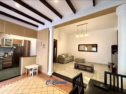 Depto Tipo Casa en Venta en Versalles, USD 145.000