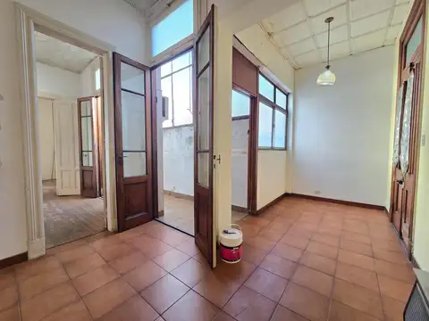 Cochabamba 1500, Piso 1