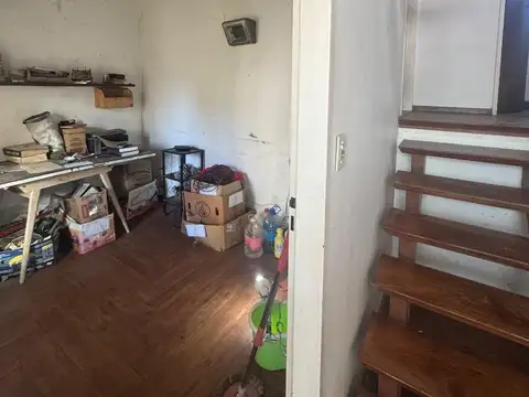 Casa 6 ambientes con 2 baños