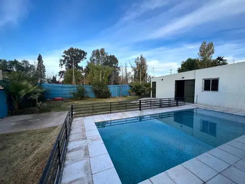 Casa 3 ambientes con 2 baños