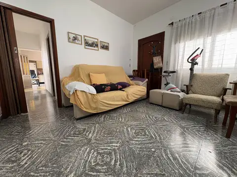 Depto Tipo Casa 3 ambientes con 2 baños
