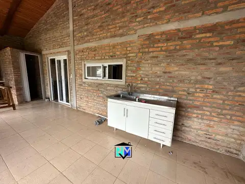 Casa 3 ambientes con 2 baños