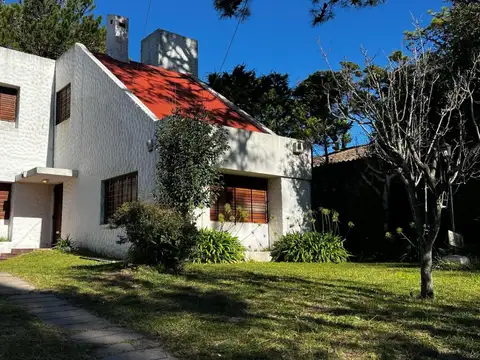 PH en venta - 3 Dormitorios 3 Baños - Cochera - 506Mts2 - Villa Gesell