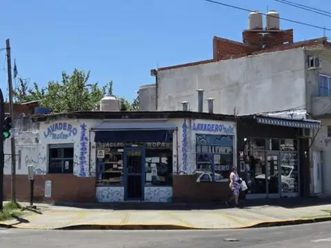 EXCELENTE LOCAL 136M2 EN ESQUINA   PERON Y FLORIDA  PODESTA 