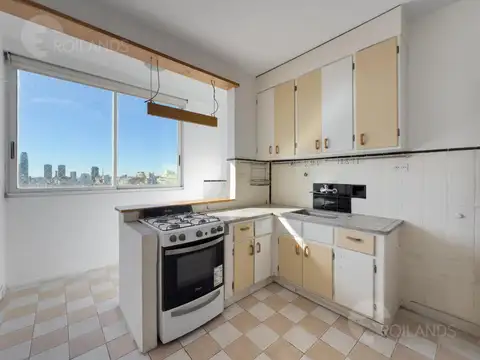 Venta Departamento 2 ambientes luminoso piso alto en San Telmo