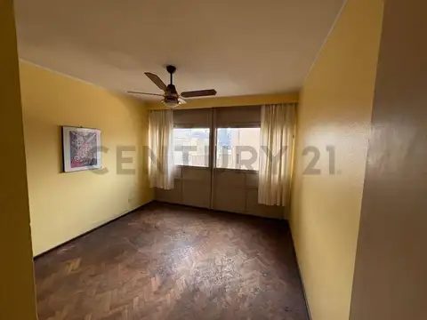 VENTA DEPARTAMENTO - 2 DORMITORIOS - LUMINOSO - FRENTE A LA PLAZA - ROSARIO