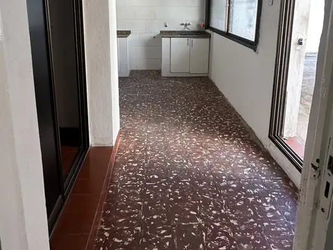 Casa 3 ambientes con 1 baño