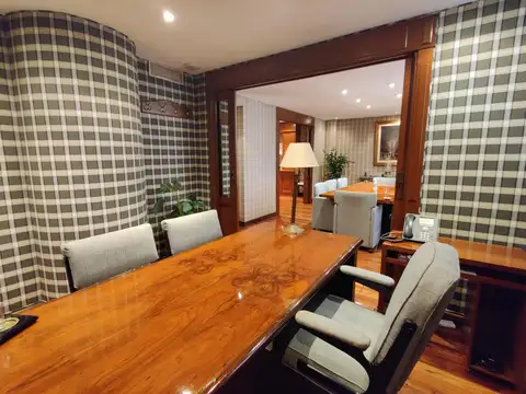 Oficina en  Planta Baja en Microcentro con Patio