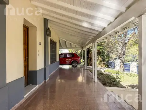 Casa 6 ambientes con 2 baños