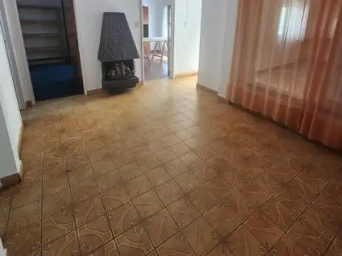 Depto Tipo Casa en Alquiler de 3 ambientes