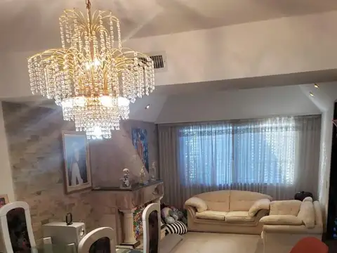 ESPECTACULAR CASA 4 AMBIENTES CON PARQUE, QUINCHO Y COCHERA