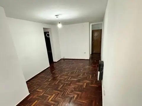 DEPTO 2 DORMITORIOS SOBRE BV SAN JUAN, VISTA AL FRENTE