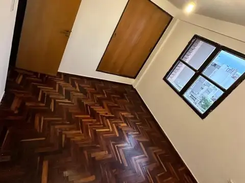 DEPTO 2 DORMITORIOS SOBRE BV SAN JUAN, VISTA AL FRENTE