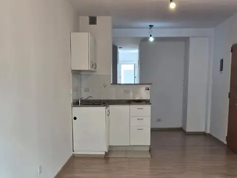 Departamento en Alquiler en Abasto, $ 650.000