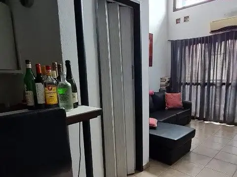 Depto Tipo Casa en Alquiler en Quilmes, $ 550.000