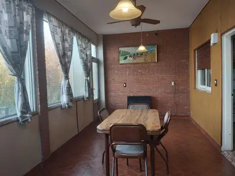 Depto Tipo Casa 3 ambientes con 2 baños
