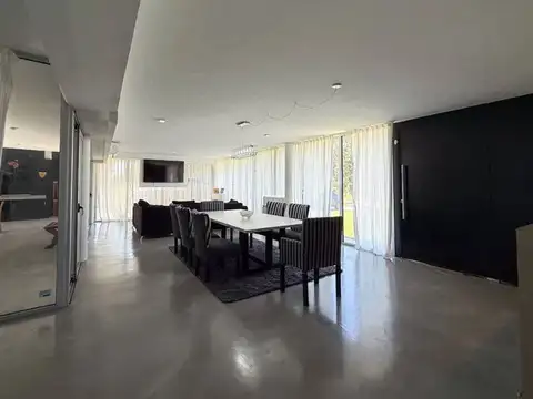 ÁREA 60 CASA – LA VICTORIA CLUB DE POLO – Moderna casa 5 ambientes con pileta sobre lote 1356 m2