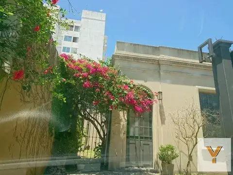 Casa en venta - 3 dormitorios 1 baño - Cochera - 245mts2 - Don Bosco