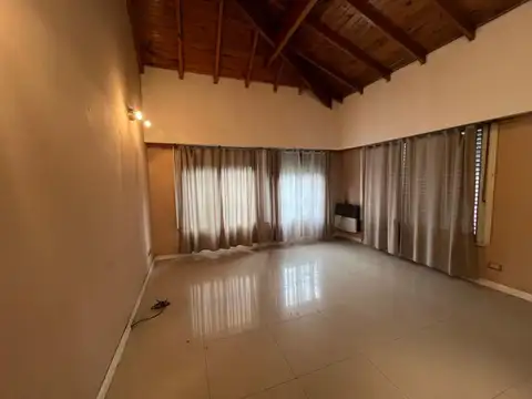 Casa en Alquiler de 3 dormitorios
