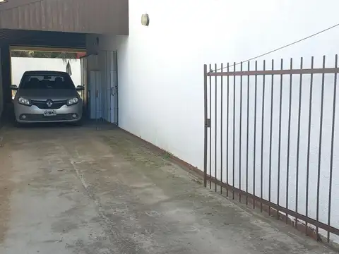 Avenida 3 4568 , Piso 1