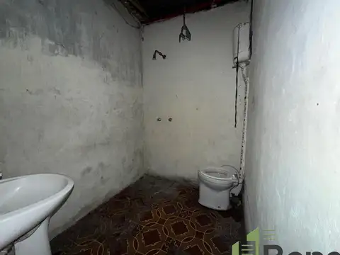 Casa 4 ambientes con 1 baño