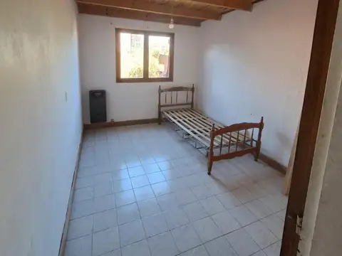 Casa en alquiler - 4 Dormitorios 1 Baño - General Lamadrid