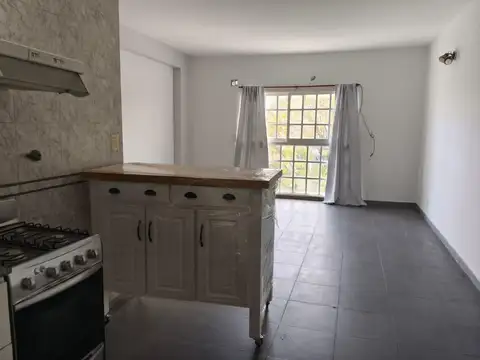 Departamento en Alquiler en Lanus Oeste, $ 400.000