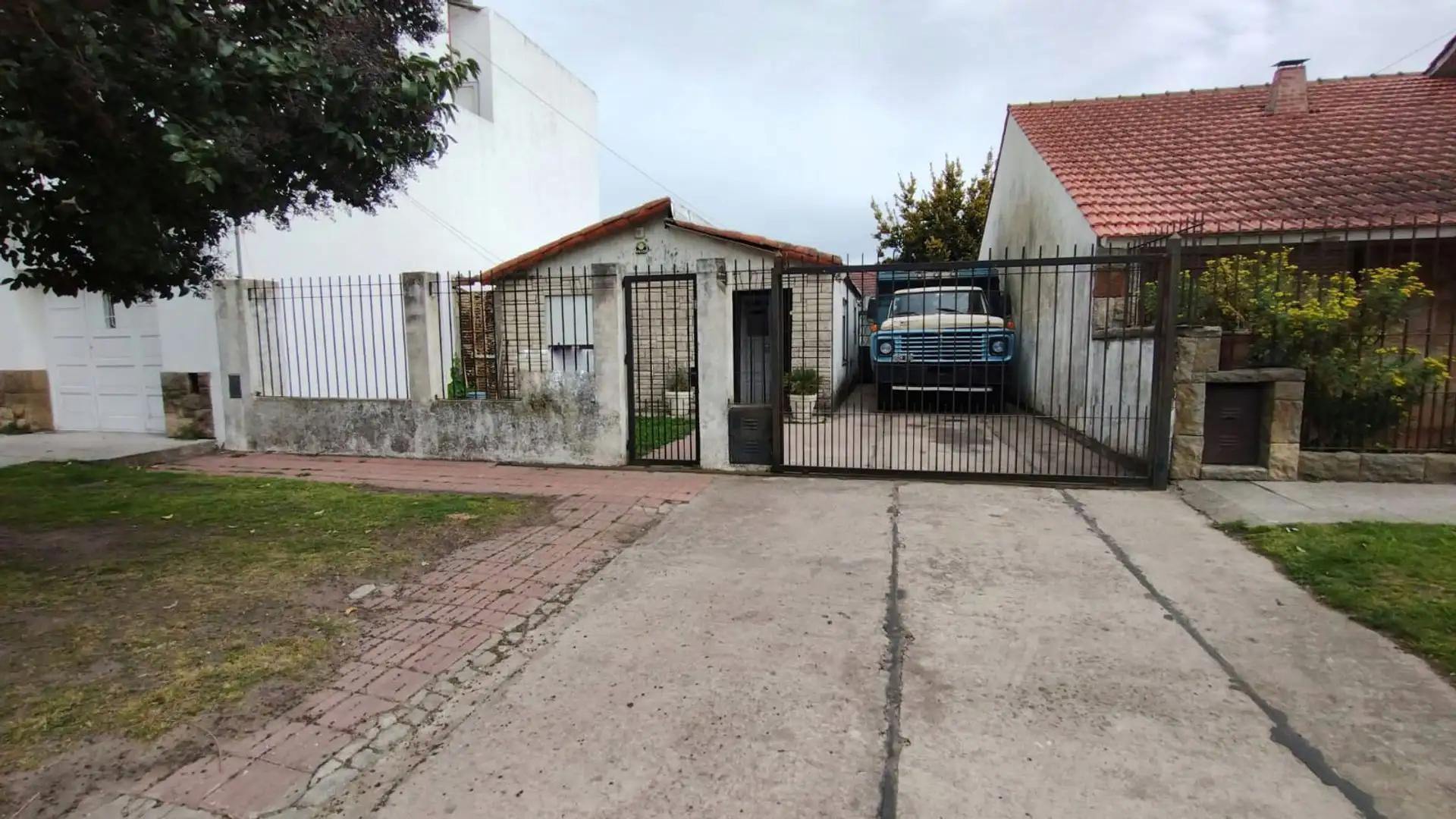 VENTA CASA 3 AMBIENTES LINDO ENTORNO