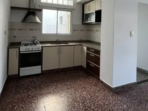 Departamento en Alquiler en Villa Luzuriaga, $ 600.000