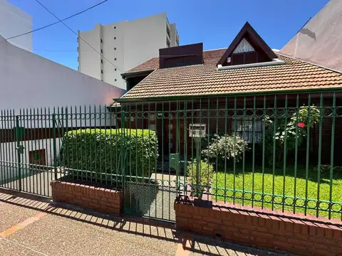 Casa 5 ambientes con 4 baños