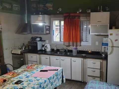 Casa 2 ambientes con 2 baños