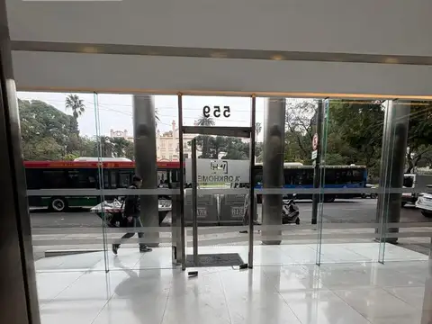 Oficina en Las Cañitas (A partir del 1 de Julio)