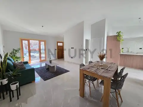 Casa 3 ambientes con 1 baño