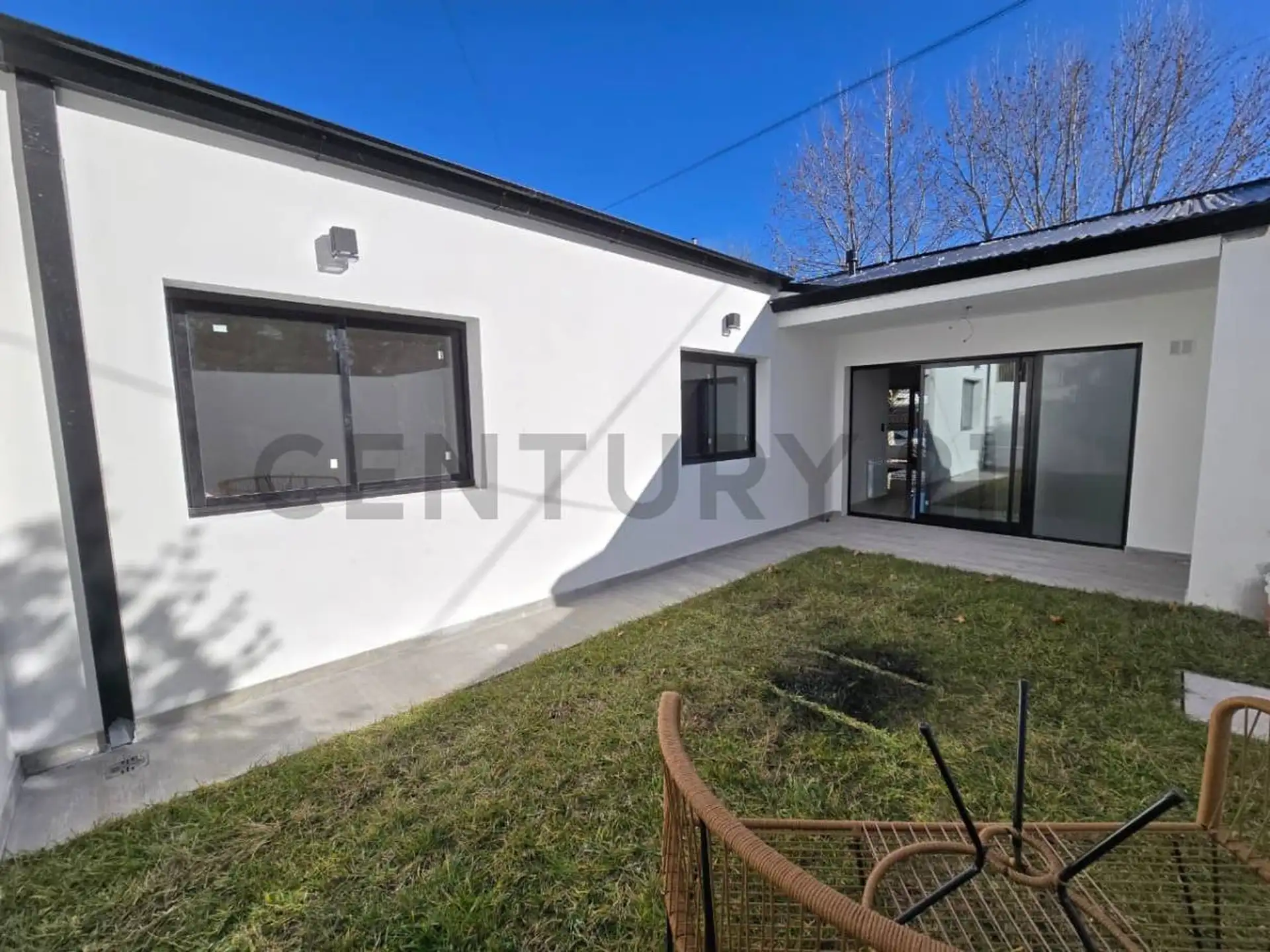 Casa PH a estrenar | 3 ambientes | Cochera | Parque | Olazábal 520