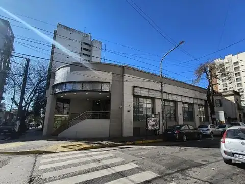 IMPORTANTE LOCAL COMERCIAL EN ALQUILER QUILMES CENTRO 