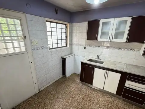 Casa 3 ambientes con 1 baño