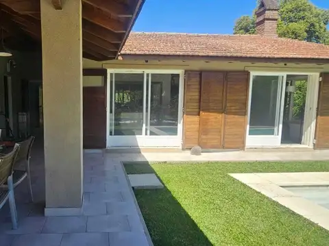 Casa 4 ambientes con 3 baños
