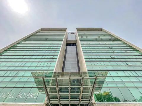 Oficina de 3 ambientes con baño privado, seguridad y amenities en Alto Buro