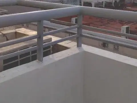 VENTA MONOAMBIENTE DIVIDIDO AL FRENTE C/BALCÓN - APTO PROFESIONAL Y CRÉDITO - BALVANERA - LUMINOSO