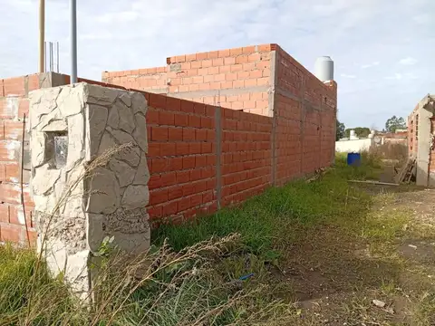 VENTA TERRENO CON CONSTRUCCION FARO NORTE 