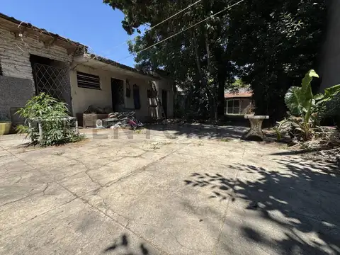 CASA EN VENTA 4 AMB AMPLIO LOTE Y EXCELENTE UBICACION CENTRO MARTIN CORONADO