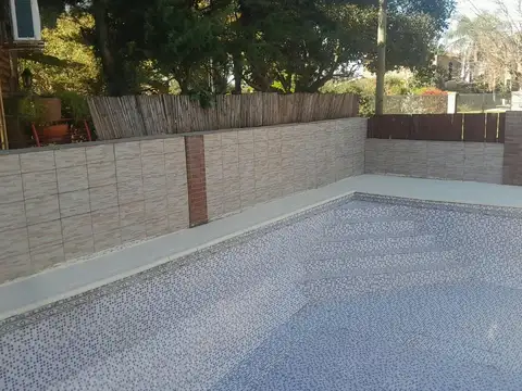 Casa en Alquiler con 1 cochera