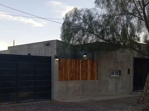 Propiedad con dos casas en venta -rodeo de la cruz