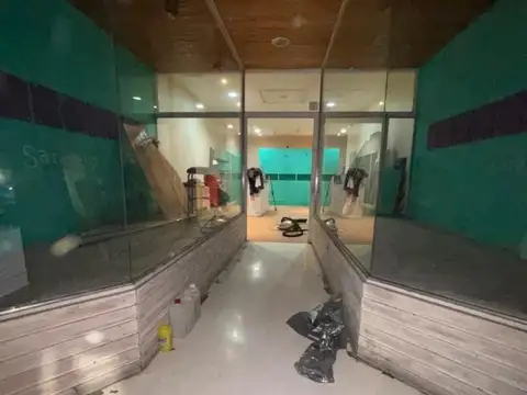 Excelente Local Comercial 77 mt2 en el Corazón de Caseros 