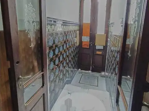 Casa al Frente. Montevideo 1000 c/Fondo Comercio Residencia Estudiantil